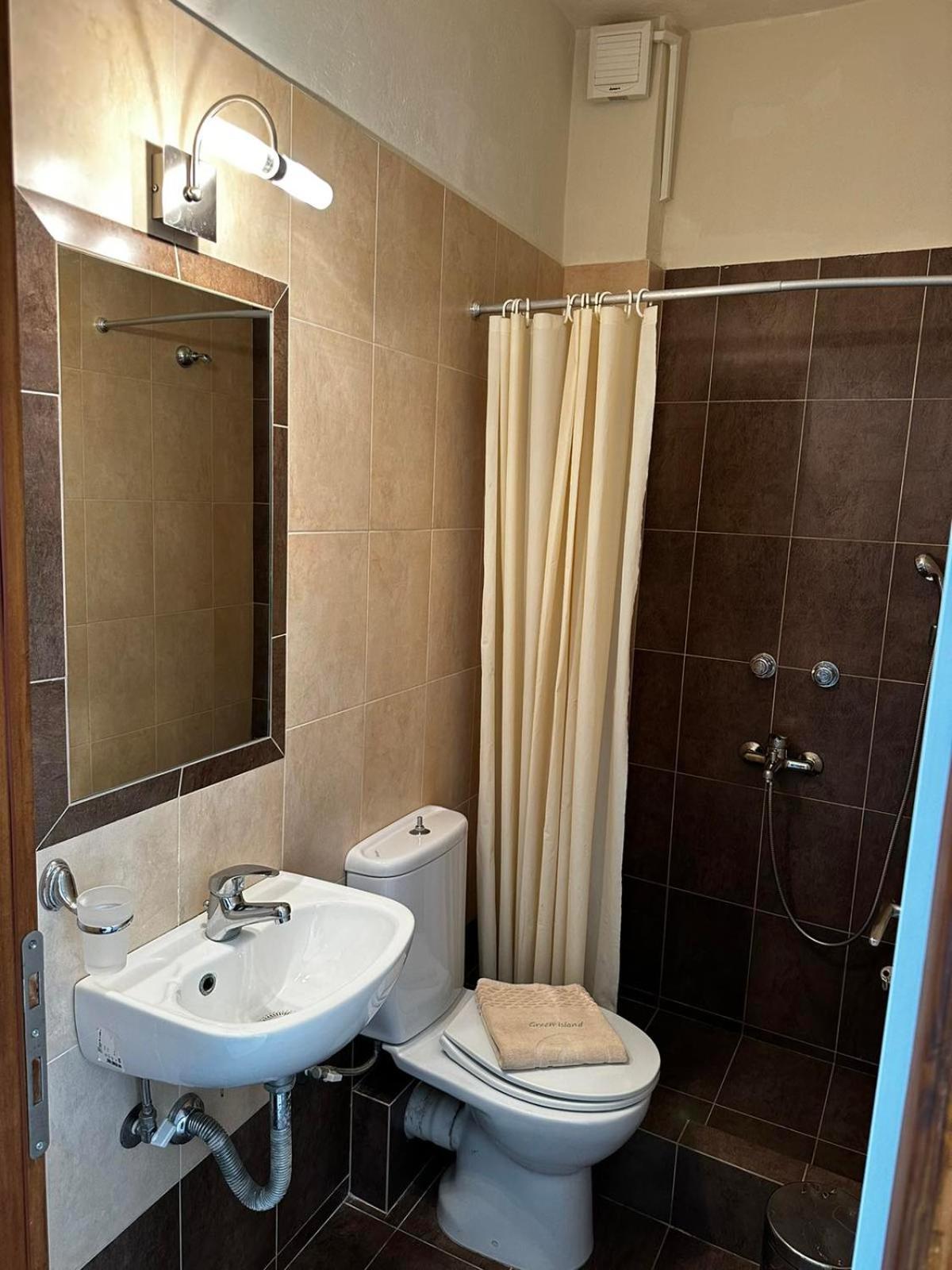 Green Island Studios Skala  Room photo