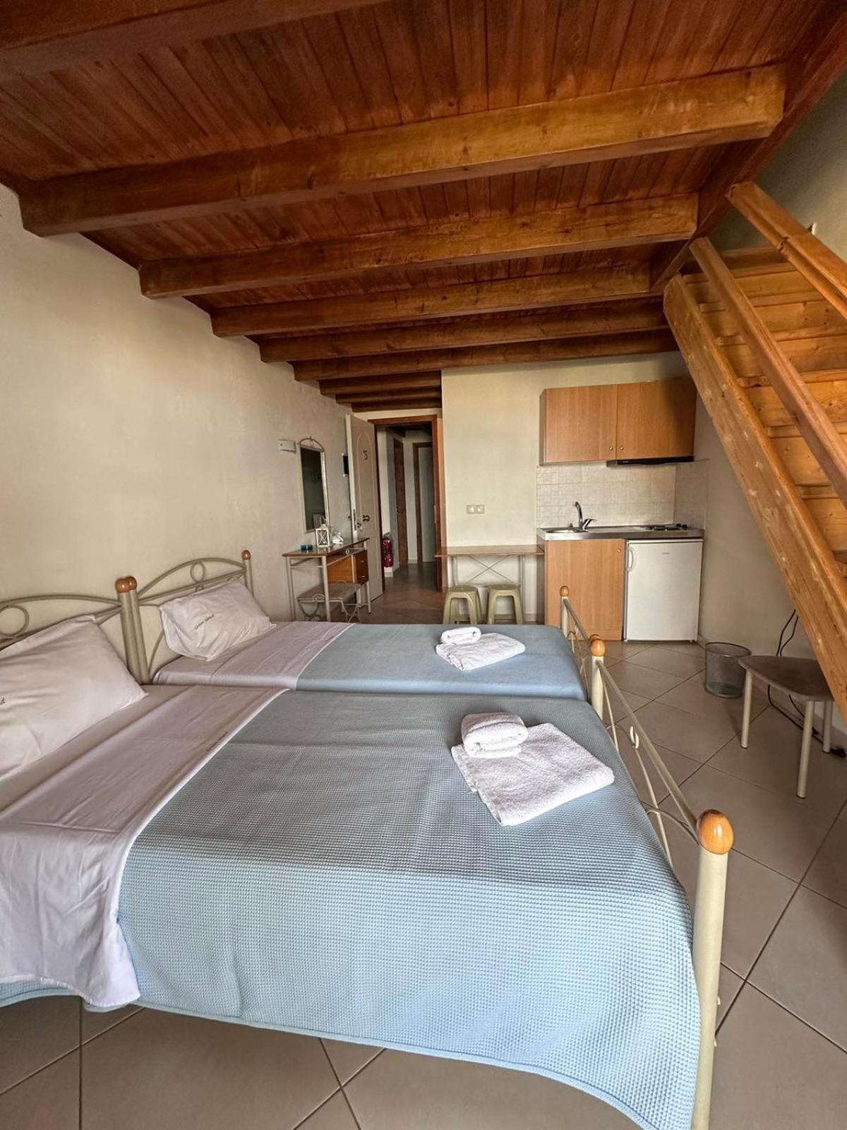 Green Island Studios Skala  Room photo